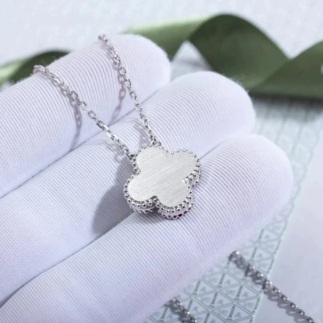 [AuraEcho]CLOVER  15MM DIAMOND LASER NECKLACE SILVER