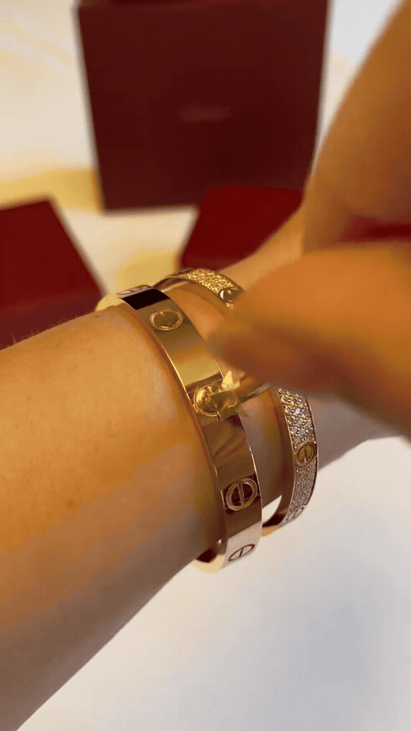 [AuraEcho] LOVE  Classic & Diamond-Paved Bracelet Stack Set