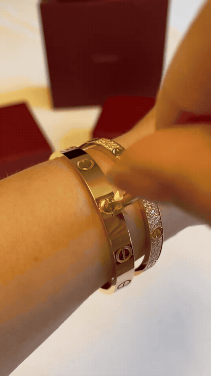 [AuraEcho] LOVE  Classic & Diamond-Paved Bracelet Stack Set