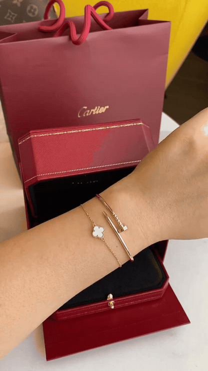 [AuraEcho] Clover White Mother-of-Pearl & JUSTE Bracelet Stack Set