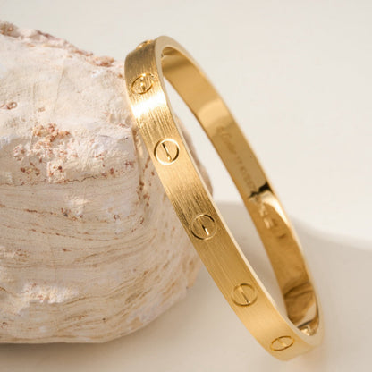 [AuraEcho] LOVE Brushed & Lucky Spring Butterfly 5-Motif Bracelet Stack Set