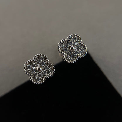 [AuraEcho]CLOVER MINI DIAMOND STUD EARRINGS